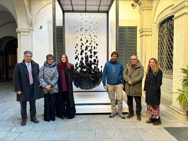 La presentazione dell'installazione "Terra Rara" a Palazzo Estense a Varese La presentazione dell'installazione "Terra Rara" a Palazzo Estense a Varese