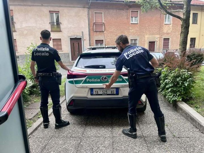 Giornata di superlavoro per la polizia locale di Vergiate: preso un fuggitivo e trasporto urgente di organi Giornata di superlavoro per la polizia locale di Vergiate: preso un fuggitivo e trasporto urgente di organi