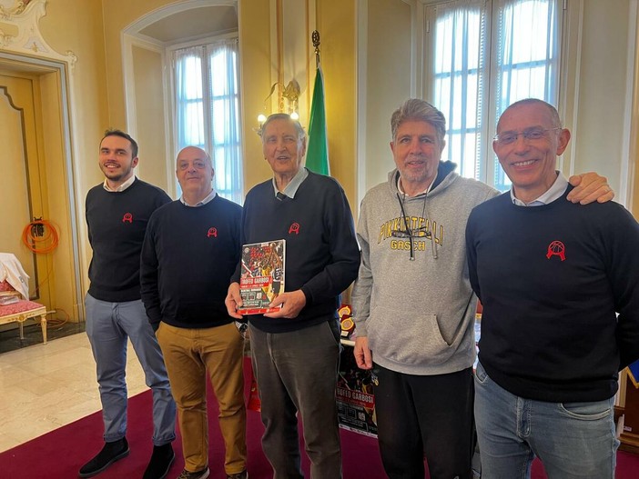 La grande "squadra" del Trofeo Garbosi, con Paolo Vittori, coach Gianni Chiapparo, coach Andrea Schiavi e Fabrizio Garbosi
