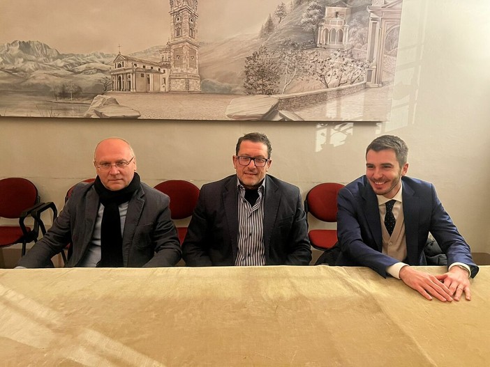 Da sinistra Franco Formato (Varese Ideale), Salvatore Giordano (Fratelli d'Italia), Luca Boldetti (Forza Italia) Da sinistra Franco Formato (Varese Ideale), Salvatore Giordano (Fratelli d'Italia), Luca Boldetti (Forza Italia)