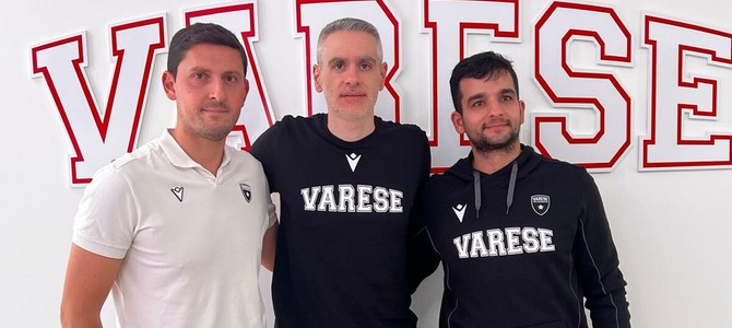 Ioannis Kastritis al centro tra Zach Sogolow e Maksim Horowitz Ioannis Kastritis al centro tra Zach Sogolow e Maksim Horowitz