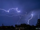 I fulmini sul cielo di Varese ieri sera nella bellissima foto di Gianluca Bertoni I fulmini sul cielo di Varese ieri sera nella bellissima foto di Gianluca Bertoni