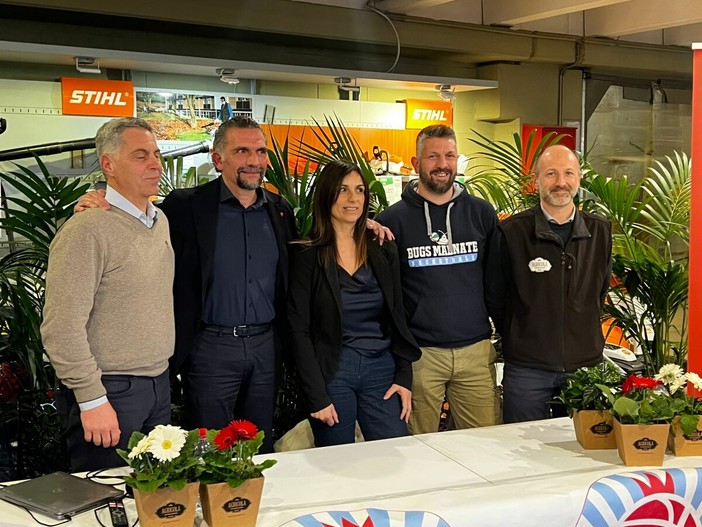 Gli attori protagonisti alla presentazione di oggi da Agricola della School Cup Gli attori protagonisti alla presentazione di oggi da Agricola della School Cup