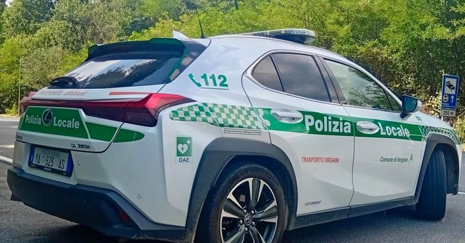 Tenta di truffare i commercianti di Vergiate con il "trucco" dei soldi da cambiare: arrestata dalla polizia locale Tenta di truffare i commercianti di Vergiate con il "trucco" dei soldi da cambiare: arrestata dalla polizia locale