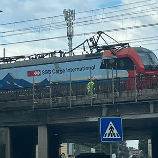 La locomotiva danneggiata