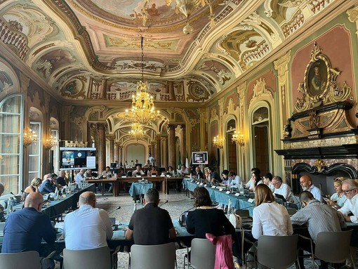 Blitz in Consiglio contro la moschea di via Giusti, tensione tra Galimberti e la Lega Blitz in Consiglio contro la moschea di via Giusti, tensione tra Galimberti e la Lega