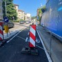 Una transenna sfondata e oggi sostituita: ecco cosa rimane degli incidenti occorsi nella giornata di domenica 24 maggio a due ciclisti in viale Belforte... La corsia ciclopedonale, però, era ed è ancora chiusa