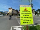 Il cartello che all'altezza della rotonda dell'Esselunga richiama la chiusura al traffico di via Gasparotto Il cartello che all'altezza della rotonda dell'Esselunga richiama la chiusura al traffico di via Gasparotto
