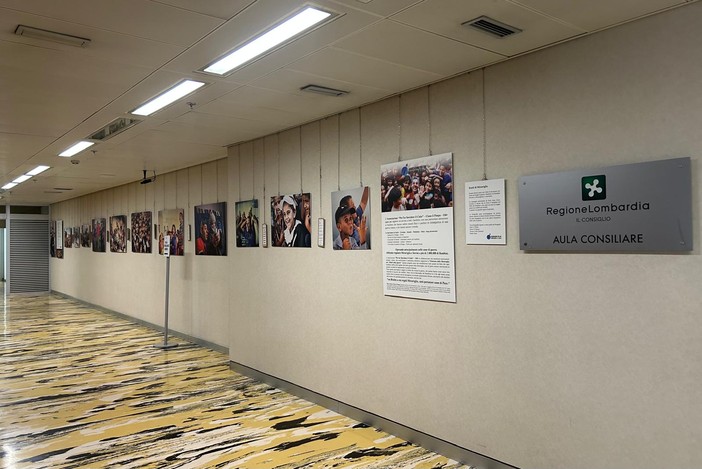 «L’indifferenza è il nemico più silenzioso»: a Palazzo Pirelli la mostra “Scatti di Meraviglia” con le immagini del clown di guerra «L’indifferenza è il nemico più silenzioso»: a Palazzo Pirelli la mostra “Scatti di Meraviglia” con le immagini del clown di guerra