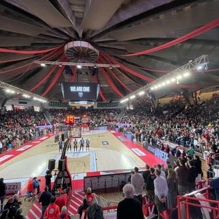 VIDEO - Nel silenzio di Masnago il cuore pietrificato dal dolore per la strage di Crans VIDEO - Nel silenzio di Masnago il cuore pietrificato dal dolore per la strage di Crans