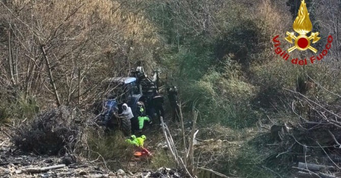 I soccorritori durante l'intervento ad Arcisate