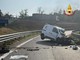 Il furgone schiantatosi all'uscita di Sesto Calende/Vergiate