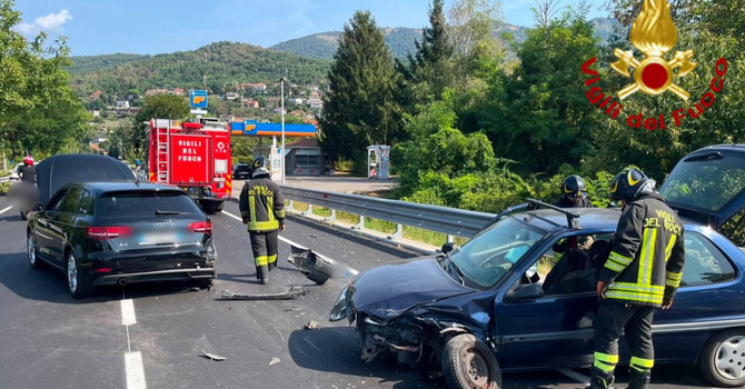Le immagini incidente di questa mattina sulla Sp1 a Gavirate Le immagini incidente di questa mattina sulla Sp1 a Gavirate