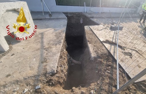 Dramma in cantiere nel Comasco: cede scavo, operaio muore sepolto