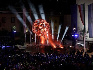 Sofia Goggia accende il braciere a Cortina