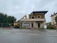 I lavori di abbattimento dell'ex concessionaria Terziroli I lavori di abbattimento dell'ex concessionaria Terziroli