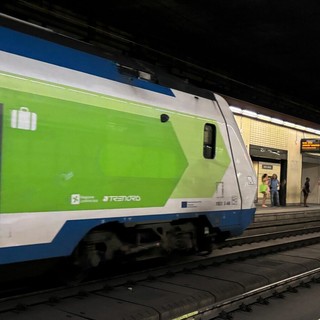 Tentano di rubare rame e tranciano i cavi, mattinata di tilt per i treni di Malpensa. Ora circolazione in graduale ripresa