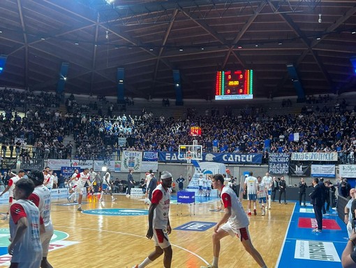 CANTÙ-VARESE, la diretta: 76-70 al 30'