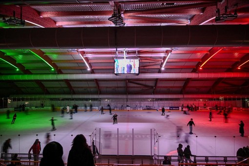 L'Acinque Ice Arena nella serata di inaugurazione delle Olimpiadi Invernali di Milano Cortina 2026 (Foto di Alessandro Umberto Galbiati)