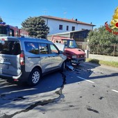 I mezzi coinvolti nello scontro in via Carnia I mezzi coinvolti nello scontro in via Carnia