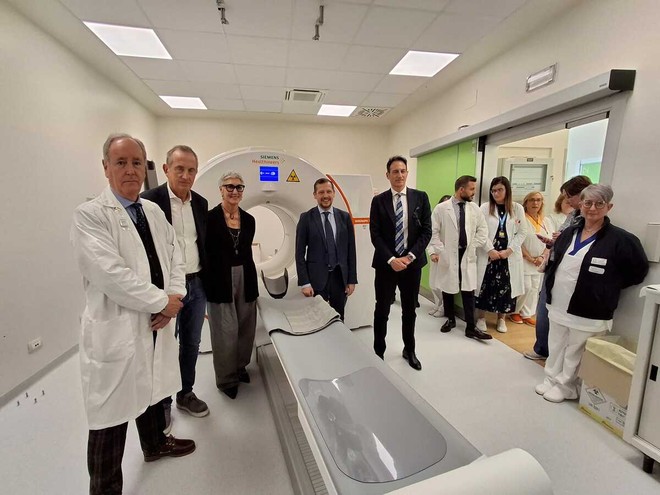 Nuovo tomografo da 2 milioni per la Medicina nucleare di Busto: tempi dimezzati, meno radiazioni. «Smentiti quelli che dicono che qui non si investe più»