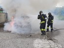 Auto prende fuoco ad Arcisate: salvo il conducente