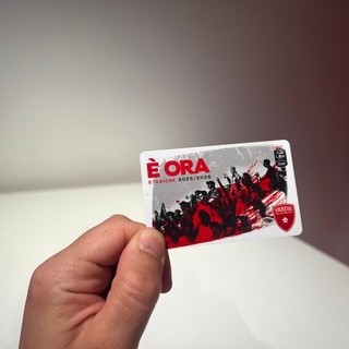 La nuova tessera della Campagna Abbonamenti 2025/2026 della Pallacanestro Varese