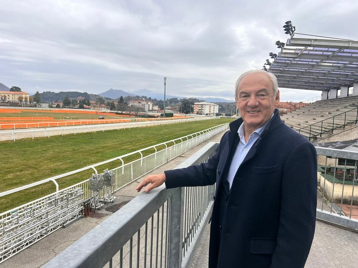 Renzo Oldani sul rettilineo d'arrivo all'ippodromo dei prossimi Mondiali Master di Ciclocross