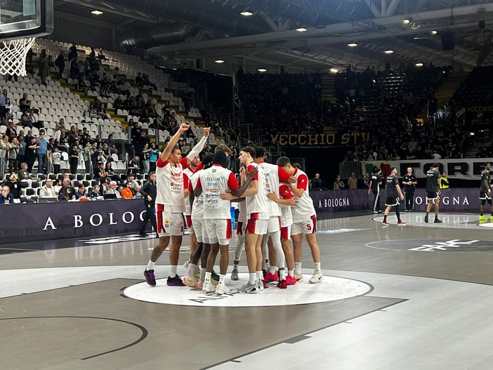 Troppa Virtus, poca Varese, da Milano nessun favore: Openjobmetis, finisce qui