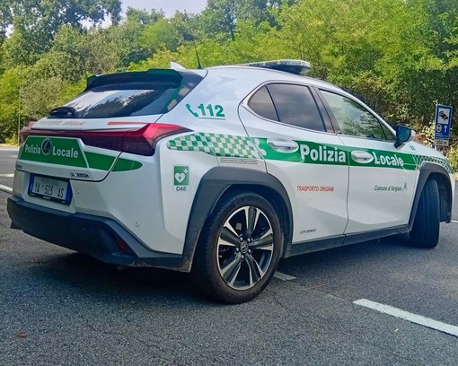 Tenta di truffare i commercianti di Vergiate con il "trucco" dei soldi da cambiare: arrestata dalla polizia locale Tenta di truffare i commercianti di Vergiate con il "trucco" dei soldi da cambiare: arrestata dalla polizia locale