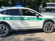Una pattuglia della polizia locale di Arcisate durante un servizio sul territorio (foto d'archivio)