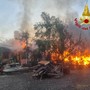 Le immagini dell'incendio