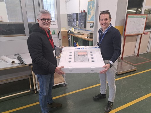 Beko regala un piano cottura al centro anziani di Travedona Monate