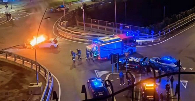 I soccorsi in un'immagine pubblicata dalla pagina Instagram "Unarotondasullago"