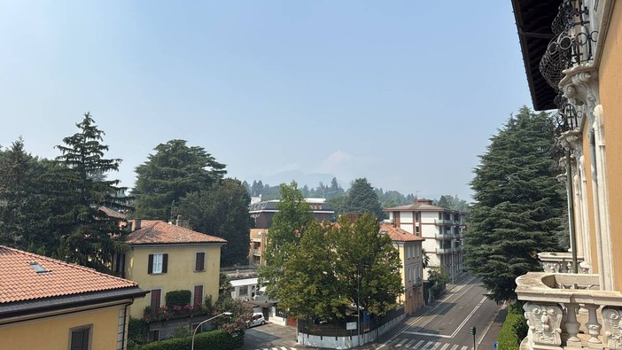 Ecco come si presenta il cielo ora da Varese Ecco come si presenta il cielo ora da Varese