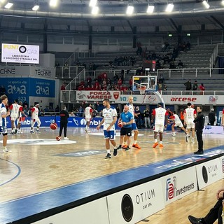 BRESCIA-VARESE, la diretta. Intervallo: 50-47