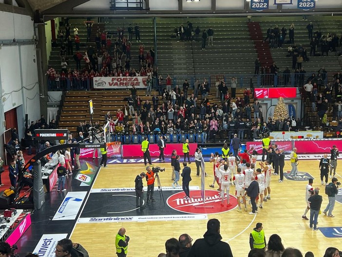 ULTIMA CONTESA - La Varese dei rimbalzi e di Stewart ULTIMA CONTESA - La Varese dei rimbalzi e di Stewart