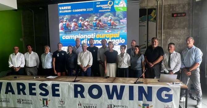 Le istituzioni questa mattina nella sede della Canottieri Varese per l'ultima conferenza stampa di presentazione degli Europei di canottaggio di Varese
