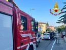 FOTO. Due auto si scontrano in via Jamoretti: tre persone ferite a Induno Olona