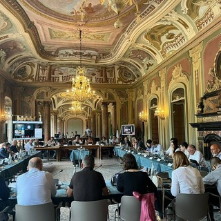 Blitz in Consiglio contro la moschea di via Giusti, tensione tra Galimberti e la Lega
