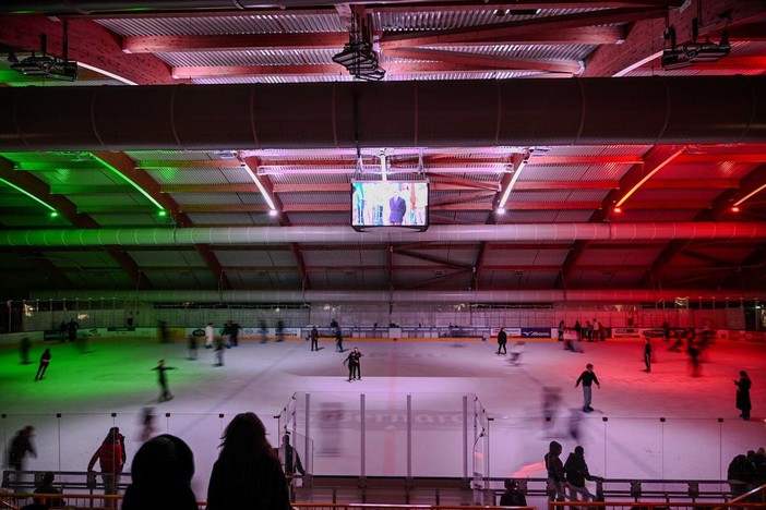L'Acinque Ice Arena nella serata di inaugurazione delle Olimpiadi Invernali di Milano Cortina 2026 (Foto di Alessandro Umberto Galbiati)