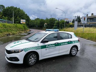 A Castellanza chiuso per allagamenti viale Borri A Castellanza chiuso per allagamenti viale Borri