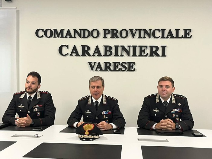 Da sinistra: il capitano Coppola, il colonnello Gagliardo e il capitano Dantonia Da sinistra: il capitano Coppola, il colonnello Gagliardo e il capitano Dantonia