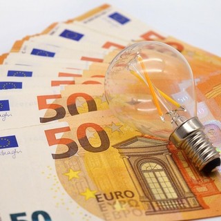 L'ANGOLO DEL CONSUMATORE. Bolletta dell'elettricità: ecco come risparmiare, a partire dalle fasce orarie e dalle tariffe biorarie