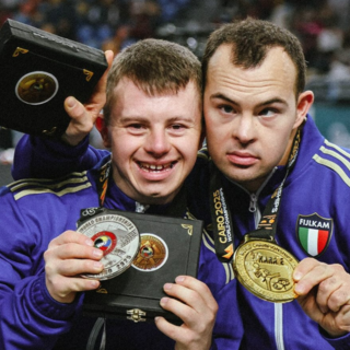 Allesina (a destra) e Buwalda. Foto dalla pagina Facebook &quot;Fijlkam Federazione Italiana Judo Lotta Karate Arti Marziali&quot;