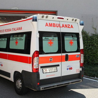 Mattinata di incidenti a Varese: soccorsi due motociclisti e un pedone Mattinata di incidenti a Varese: soccorsi due motociclisti e un pedone