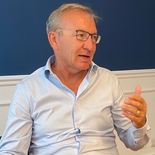 Andrea Pellicini durante l'intervista a VareseNoi nel suo studio di Varese al Broletto