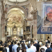 L’abbraccio di Busto ad Angelo Castiglioni. In tanti per l’ultimo saluto