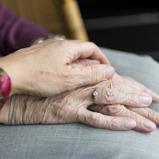 Formazione e supporto per caregiver, nuovo corso gratuito del Centro La Casa di Varese
