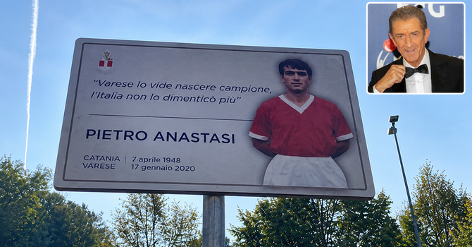 La targa per Pietro Anastasi e nel riquadro Ezio Greggio La targa per Pietro Anastasi e nel riquadro Ezio Greggio